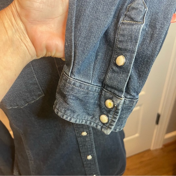 Carhartt Women's Denim Button Down Shirt Size Medium - Picture 5 of 12